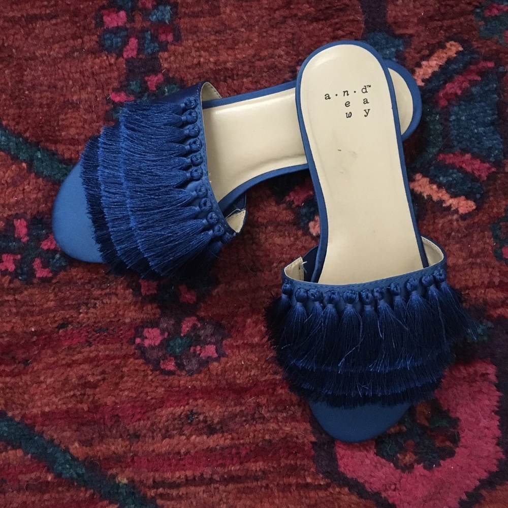 Fringe sandals